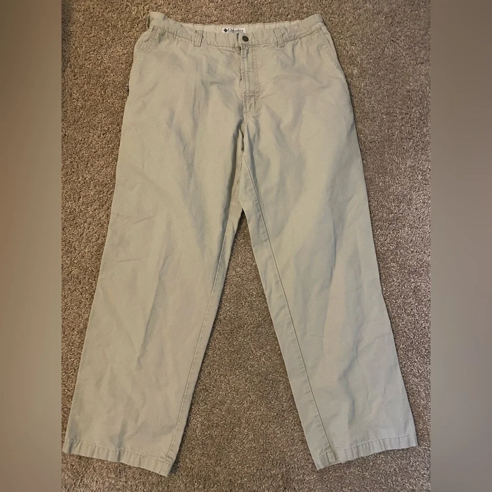 Columbia beige cargo pants Versatile Comfort